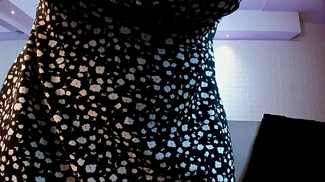 Snapshot of violet_scott chatting on 09-19-25, 11:11 violet scott online show from 09-19-25, 11:11