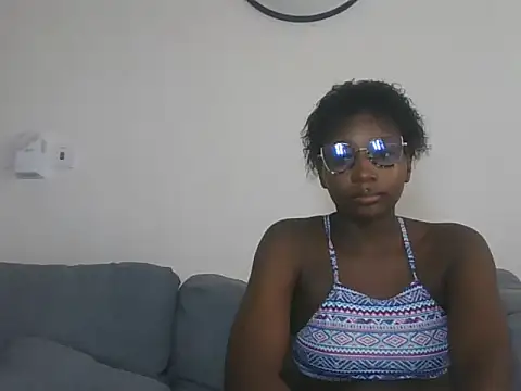 Snapshot of Puliza_wet chatting on 10-04-25, 10:13 Puliza wet online show from 10-04-25, 10:13