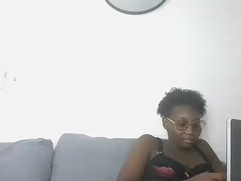 Snapshot of Puliza_wet chatting on 10-18-25, 06:30 Puliza wet online show from 10-18-25, 06:30