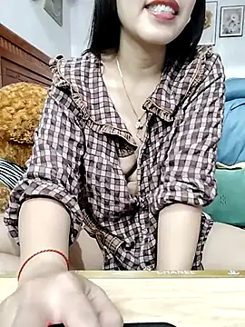 cream1299 online show from 03-10-25, 12:40