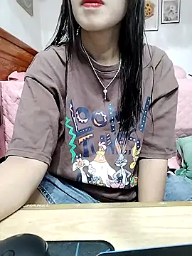 cream1299 online show from 10-06-25, 11:18