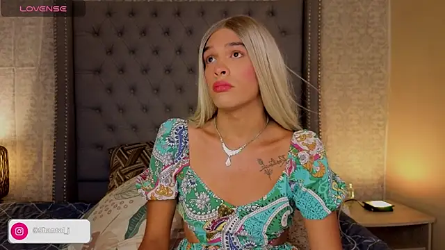 Shantal Joness online show from 09-25-25, 02:04