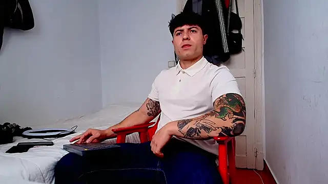 Snapshot of juandking chatting on 11-11-25, 10:04 juandking online show from 11-11-25, 10:04