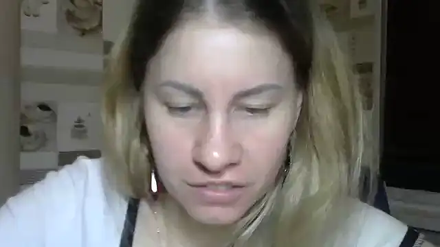 TherestlessKitty online show from 11-21-25, 10:41