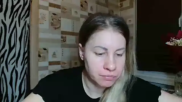 Snapshot of TherestlessKitty chatting on 02-21-26, 10:11 TherestlessKitty online show from 02-21-26, 10:11