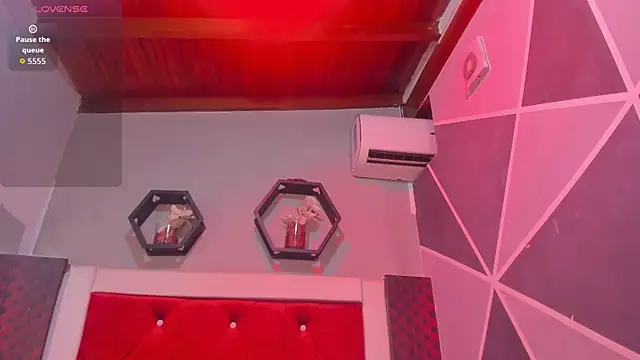 Karoll014 online show from 11-28-25, 12:08