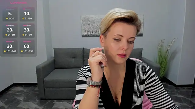 Snapshot of Julia_Wilsone chatting on 12-02-24, 10:39 Julia Wilsone online show from 12-02-24, 10:39