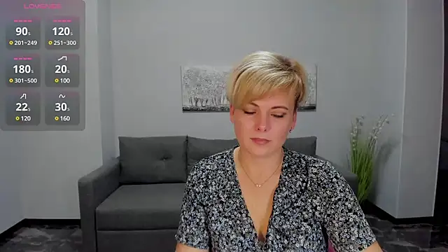 Snapshot of Julia_Wilsone chatting on 12-07-24, 09:39 Julia Wilsone online show from 12-07-24, 09:39