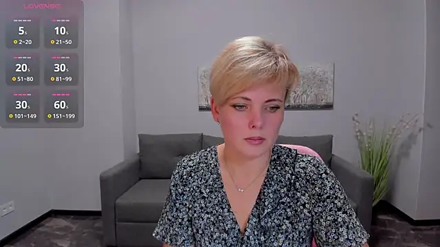 Snapshot of Julia_Wilsone chatting on 12-10-24, 01:00 Julia Wilsone online show from 12-10-24, 01:00