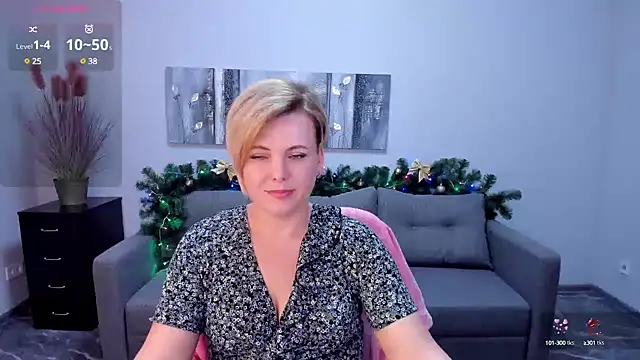 Snapshot of Julia_Wilsone chatting on 01-04-25, 12:49 Julia Wilsone online show from 01-04-25, 12:49