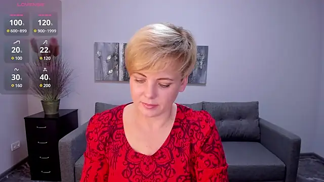 Snapshot of Julia_Wilsone chatting on 01-12-25, 01:37 Julia Wilsone online show from 01-12-25, 01:37