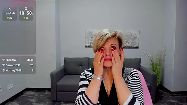 Snapshot of Julia_Wilsone chatting on 03-05-25, 01:17 Julia Wilsone online show from 03-05-25, 01:17