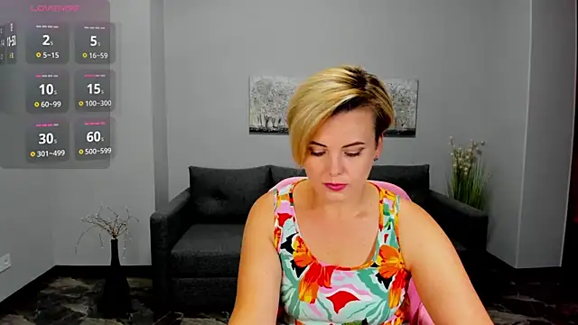 Snapshot of Julia_Wilsone chatting on 09-11-25, 11:43 Julia Wilsone online show from 09-11-25, 11:43