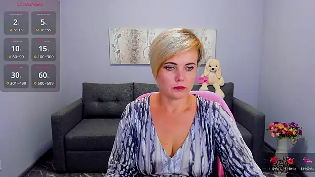 Snapshot of Julia_Wilsone chatting on 09-15-25, 11:54 Julia Wilsone online show from 09-15-25, 11:54