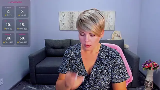 Snapshot of Julia_Wilsone chatting on 10-01-25, 05:46 Julia Wilsone online show from 10-01-25, 05:46