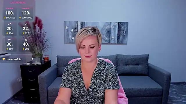 Snapshot of Julia_Wilsone chatting on 10-21-25, 12:28 Julia Wilsone online show from 10-21-25, 12:28