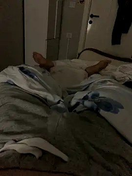 Snapshot of Erenn34 chatting on 09-11-25, 12:44 Erenn34 online show from 09-11-25, 12:44