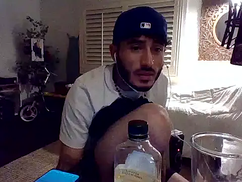 Snapshot of tengocanicas chatting on 12-18-24, 12:18 tengocanicas online show from 12-18-24, 12:18