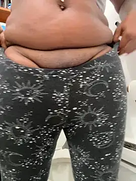 Snapshot of Goddess_Nafeesha chatting on 10-09-25, 02:59 Goddess Nafeesha online show from 10-09-25, 02:59