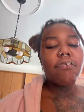 Snapshot of Goddess_Nafeesha chatting on 10-11-25, 04:27 Goddess Nafeesha online show from 10-11-25, 04:27