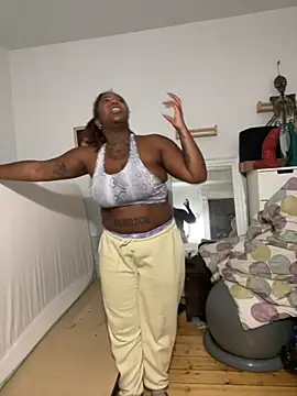 Snapshot of Goddess_Nafeesha chatting on 10-23-25, 10:08 Goddess Nafeesha online show from 10-23-25, 10:08