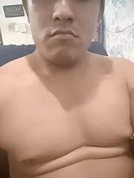 Snapshot of brandonhot25 chatting on 11-17-25, 06:24 brandonhot25 online show from 11-17-25, 06:24