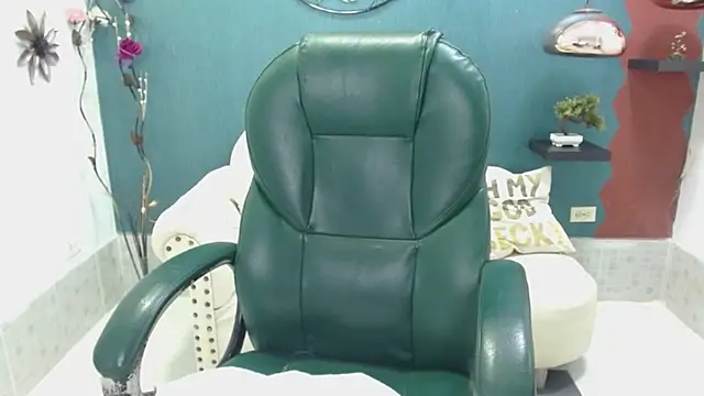 Snapshot of Melikasweetz chatting on 12-29-24, 08:26 Melikasweetz online show from 12-29-24, 08:26