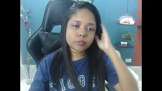 Snapshot of Melikasweetz chatting on 02-09-25, 05:43 Melikasweetz online show from 02-09-25, 05:43