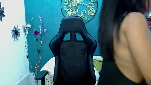 Snapshot of Melikasweetz chatting on 03-11-25, 02:51 Melikasweetz online show from 03-11-25, 02:51