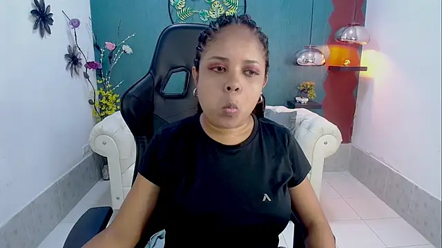 Snapshot of Melikasweetz chatting on 02-22-26, 07:12 Melikasweetz online show from 02-22-26, 07:12