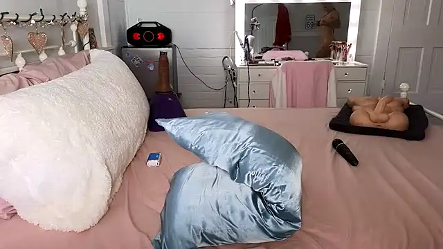 emmagray001 online show from 01-31-25, 04:27