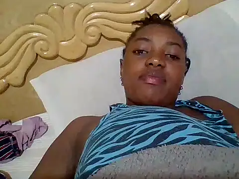 Snapshot of Zara_Twilight chatting on 12-08-24, 01:02 Zara Twilight online show from 12-08-24, 01:02