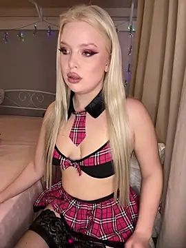 Snapshot of touchme_now chatting on 01-31-25, 10:52 touchme now online show from 01-31-25, 10:52