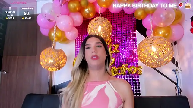 victoria aleia  online show from 10-31-25, 07:26