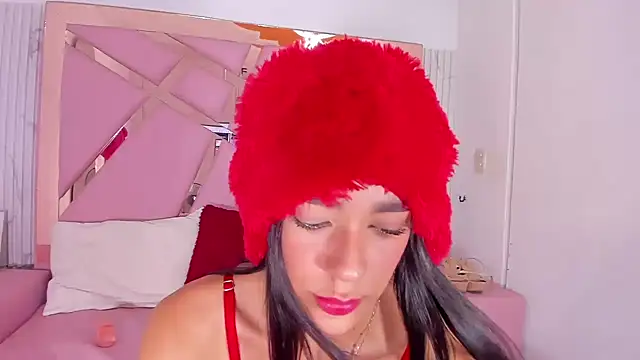 EmmyCruzZ online show from 12-24-24, 07:39