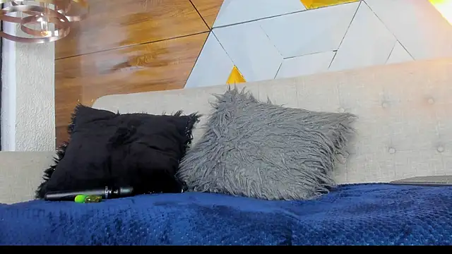 Snapshot of sarah_banks1 chatting on 02-10-25, 08:00 sarah banks1 online show from 02-10-25, 08:00