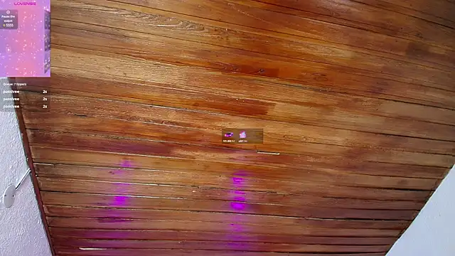 Snapshot of sarah_banks1 chatting on 03-07-25, 07:05 sarah banks1 online show from 03-07-25, 07:05