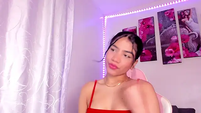 Snapshot of Alissarhys26 chatting on 03-14-25, 11:22 Alissarhys26 online show from 03-14-25, 11:22