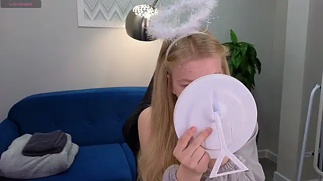 Sarra Cooper online show from 12-03-24, 01:08