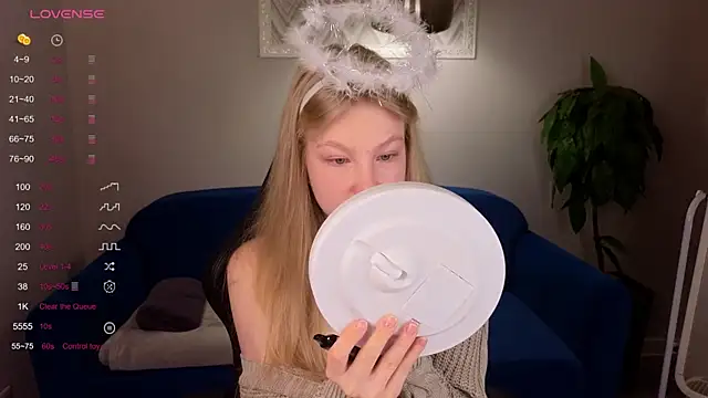 Sarra Cooper online show from 02-12-25, 01:09