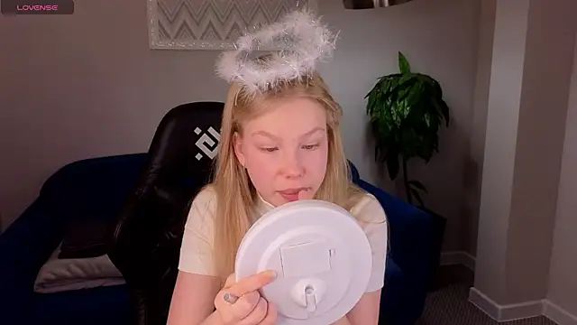 Sarra Cooper online show from 02-13-25, 01:19