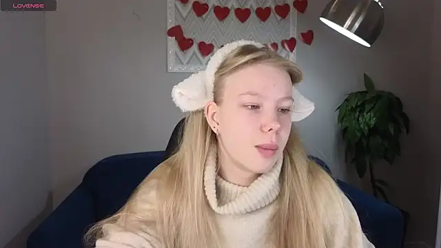 Sarra Cooper online show from 02-17-25, 01:04