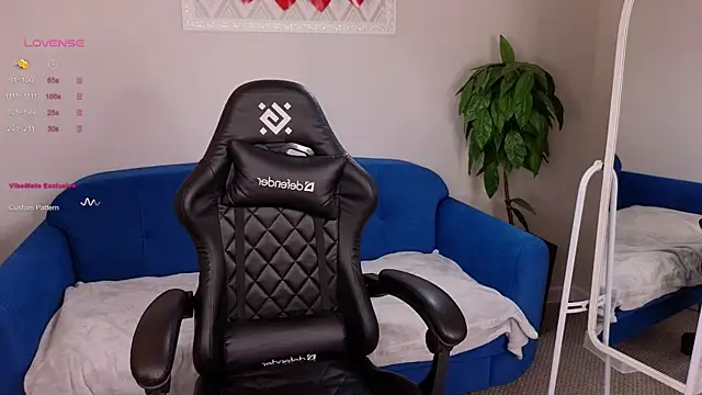 Sarra Cooper online show from 02-20-25, 01:03