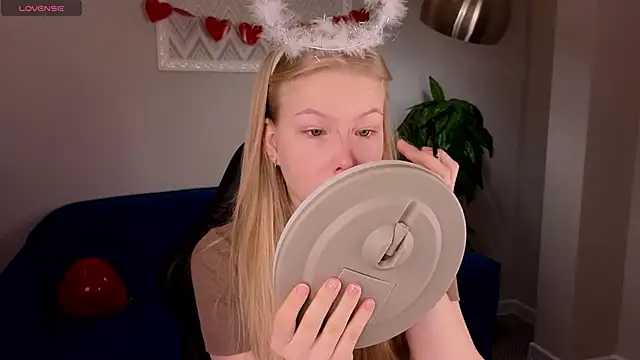 Sarra Cooper online show from 02-24-25, 01:13