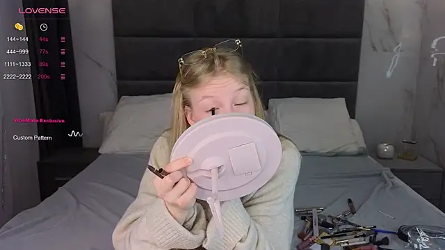 Sarra Cooper online show from 03-14-25, 01:16