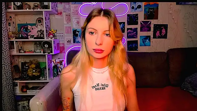 Snapshot of Maria_Hunt chatting on 12-13-24, 02:32 Maria Hunt online show from 12-13-24, 02:32