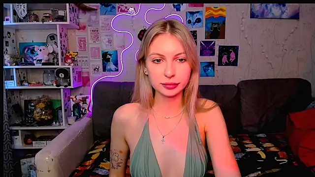 Snapshot of Maria_Hunt chatting on 12-14-24, 06:24 Maria Hunt online show from 12-14-24, 06:24