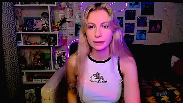 Snapshot of Maria_Hunt chatting on 12-19-24, 03:29 Maria Hunt online show from 12-19-24, 03:29