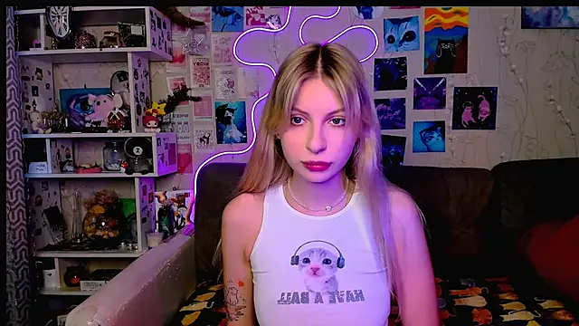 Snapshot of Maria_Hunt chatting on 12-20-24, 03:14 Maria Hunt online show from 12-20-24, 03:14