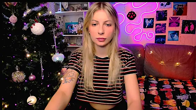 Snapshot of Maria_Hunt chatting on 12-28-24, 03:47 Maria Hunt online show from 12-28-24, 03:47